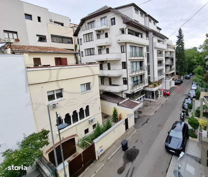 Apartament cu 4 camere Primaverii