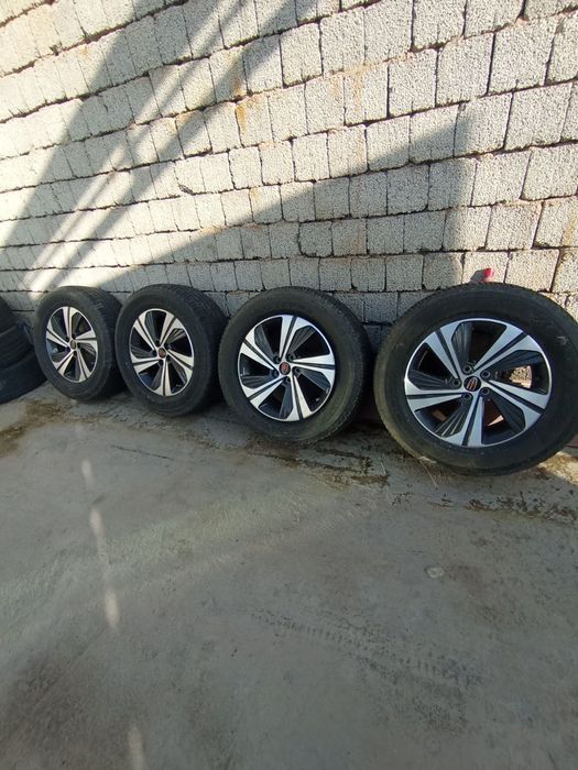 Диски с шинами комплект R18 почти новые