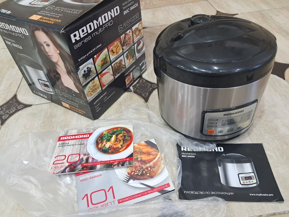 Мультиварка Redmond RMC-M4524, новая.