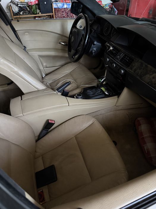 Vând BMW E60 525D