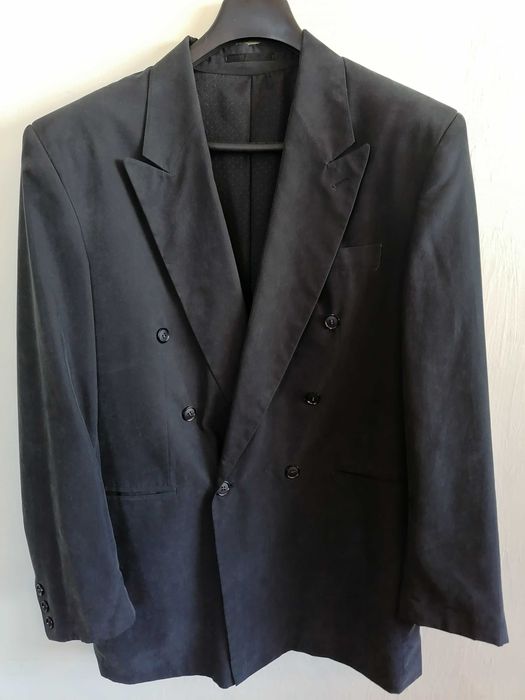 Костюм, подходящ и за абитуриентски