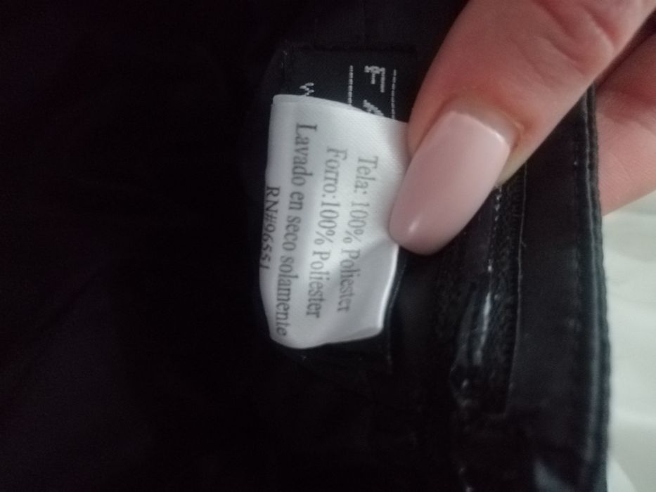 Красива къса рокля с черен корсет и бяла пола с черен кант за бал