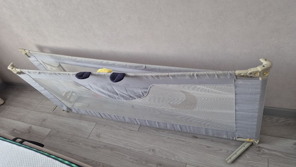 Детская кровать и стульчик