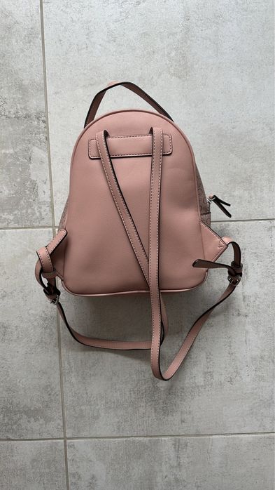 Рюкзак Guess