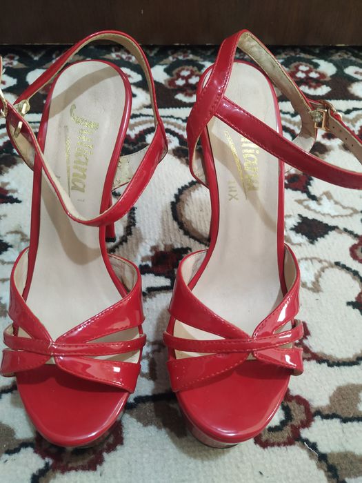 Босоножки фирмы Juliana lux, 36 размер