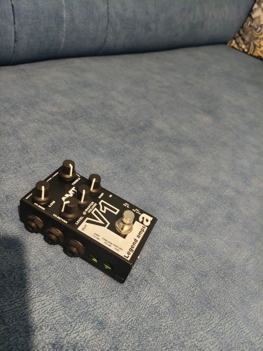 Педаль для электрогитары Amt v1