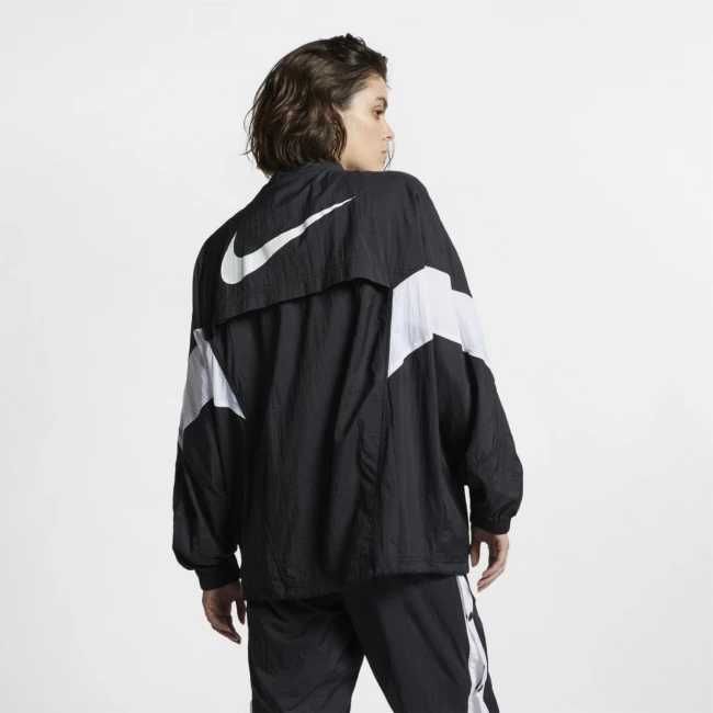 Найк Nike Windrunner женско горнище горница размер S Over Size