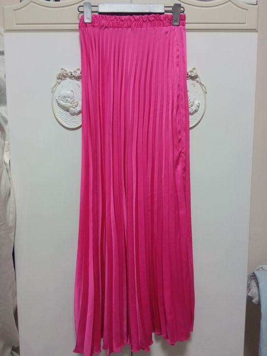 Юбки разные солнце клёш и плесированые а также юбка брюк