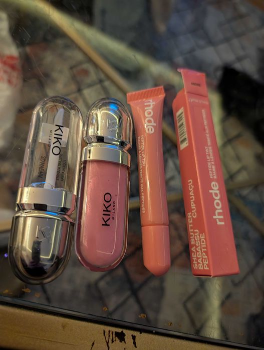 Гланцове kiko и rhode