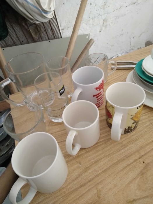 Продам посуду б/у. Недорого.
