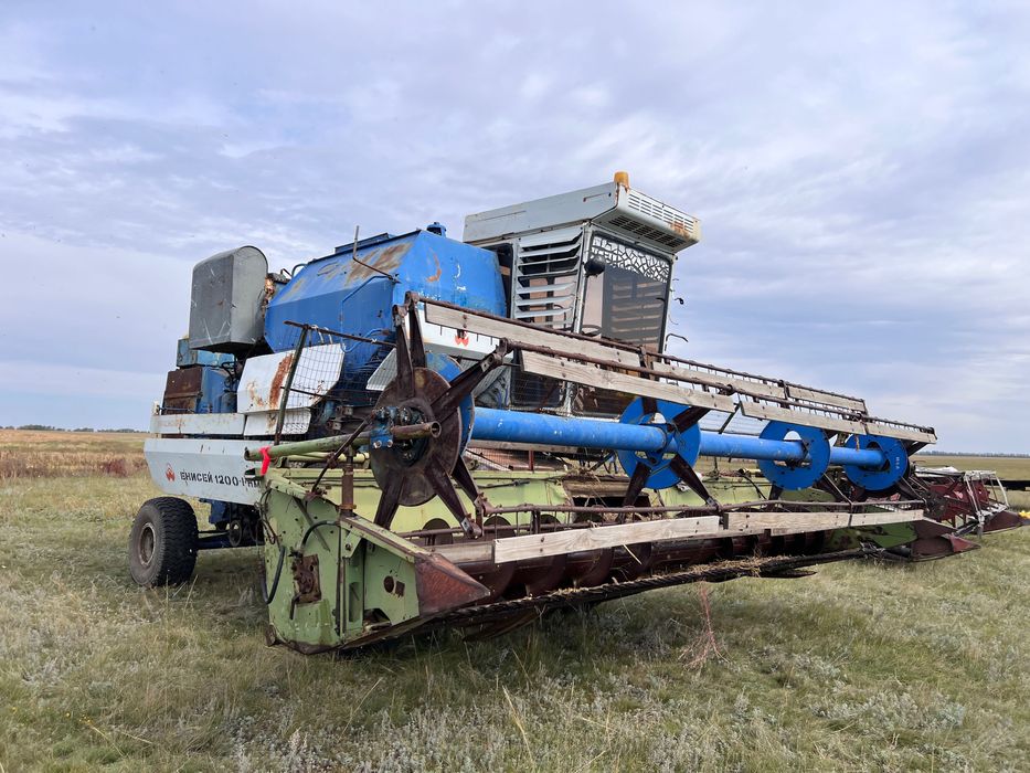 Продам Комбаин Енисей 1200