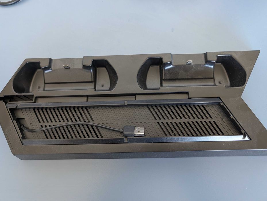 Stand vertical activ PS4
