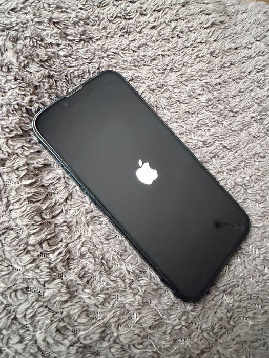 Iphone 13 128 GB midnight със сменена батерия