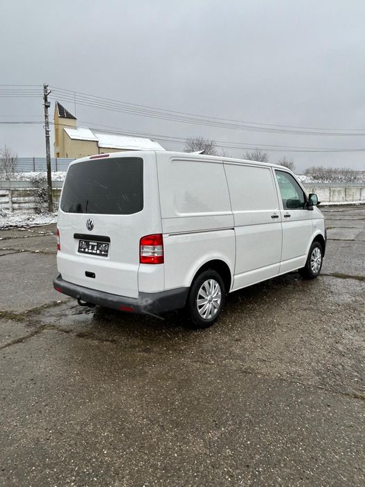 Vând vw transporter t5 2.0 tdi cu 3 locuri în acte. 2010