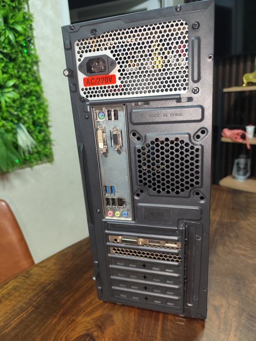 Компютър за игра и работа със стил