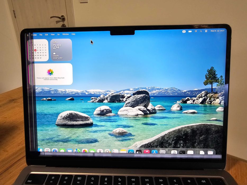 MacBook Air 13.6" M2 (2022) | 8GB | 256GB SSD | Space Gray | + кутия | БЕЗ зарядно | Проблемен екран | A2681