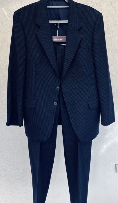 Елегантен класически костюм Hiller за официални поводи