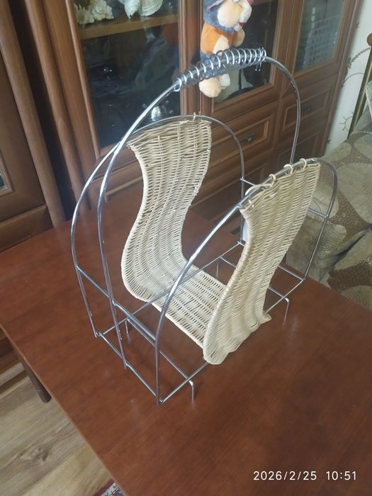 Подцветочник плетёный.