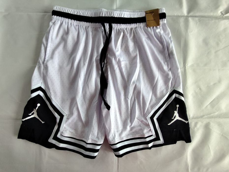Pantaloni scurti Jordan - Marimea L - Albi