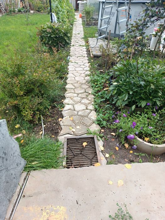 Продам плитку для садовой дорожки