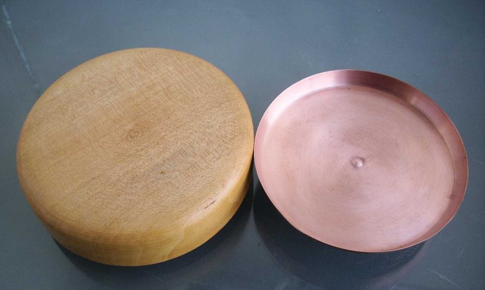 Кутия за бижута с медна пластика