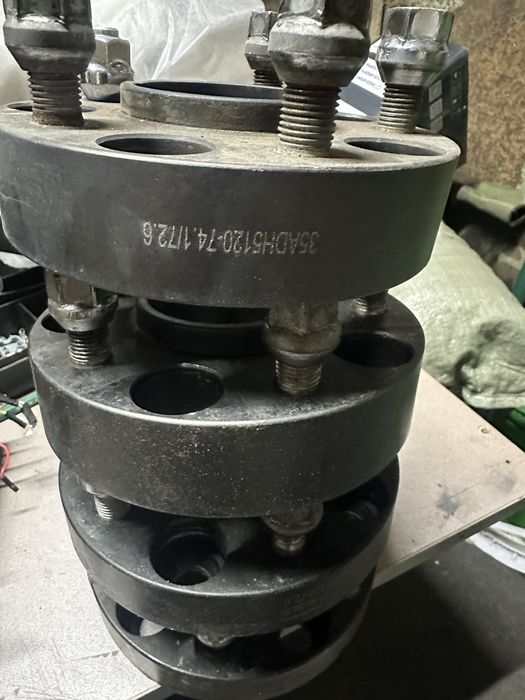 Проставки Vector на BMW E53 (расширитель колеи)