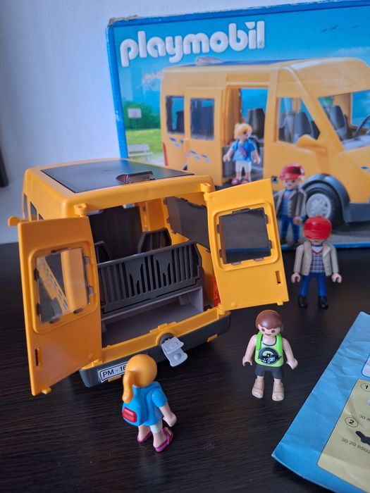Playmobil City Life (6866) Autobuzul școlar.
