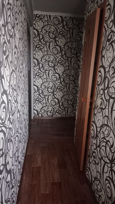 Продам двухкомнатную меновное