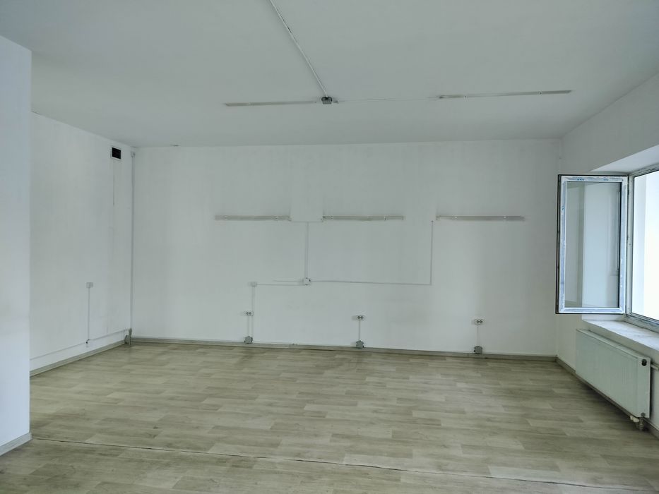 Сдаётся коммерческое помещение.