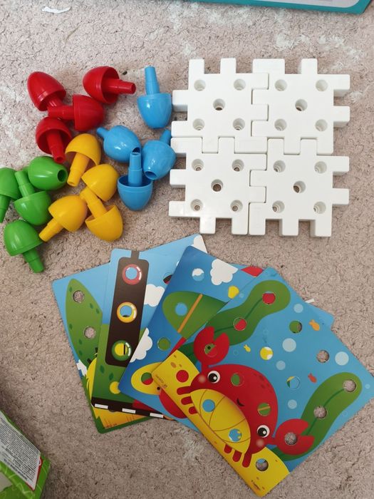 Мозайка, сортер и игра за нанизване 2-4г.