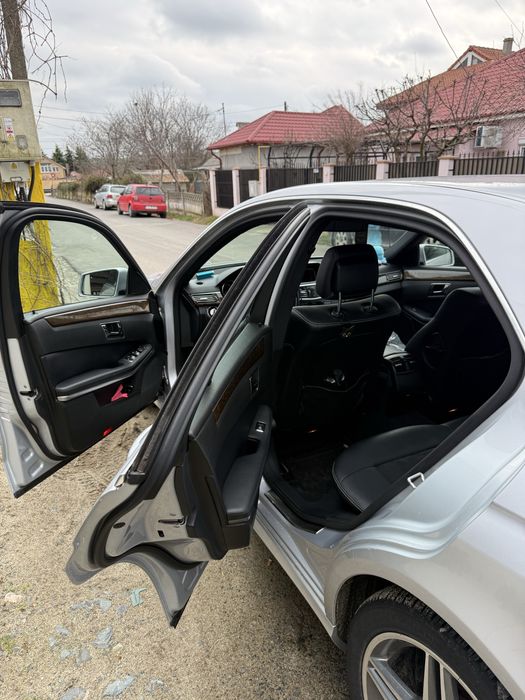 Vând Mercedes-Benz E200, 2010 automat