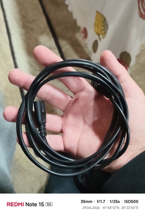 Продавам ps4 slim