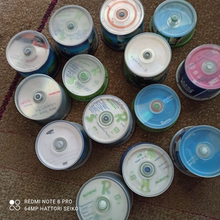 Болванки ДВД,сумки для дисков,фильмы музыка игры скачаю и залью