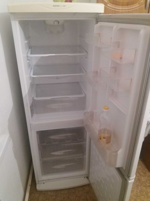 Продам холодильник