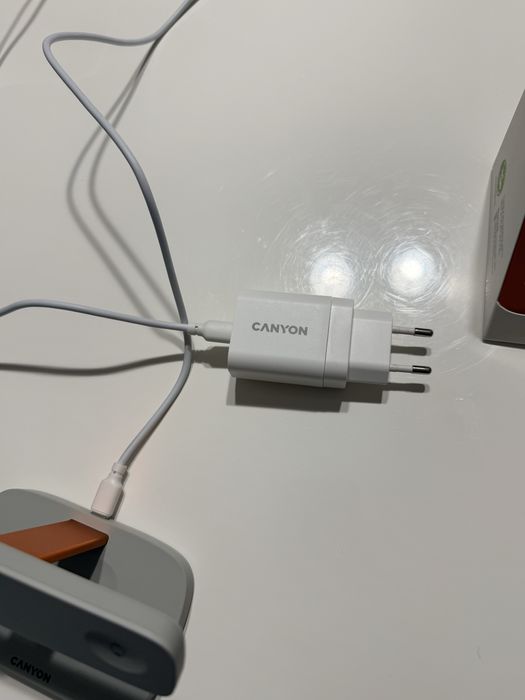 Безжично зарядно Canyon - Hexagon WCS-310 3-в-1, LightGrey/Orange