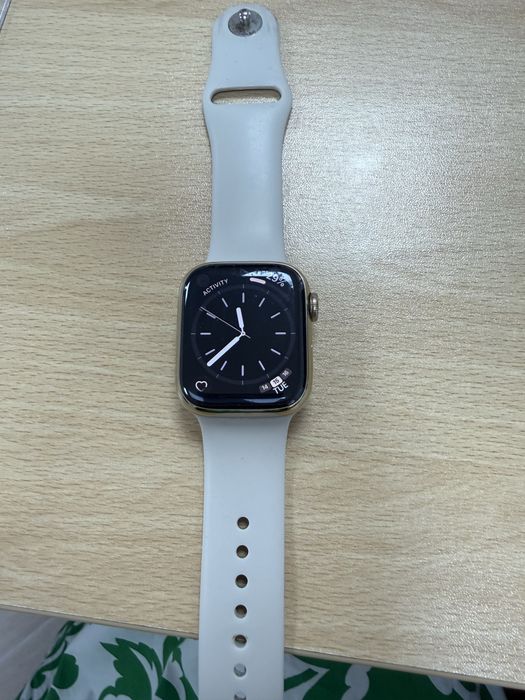 Смарт часовник Apple Watch 9, 41 мм, Cell, Gold Stainless Steel Case, Clay Sport Band - S/M