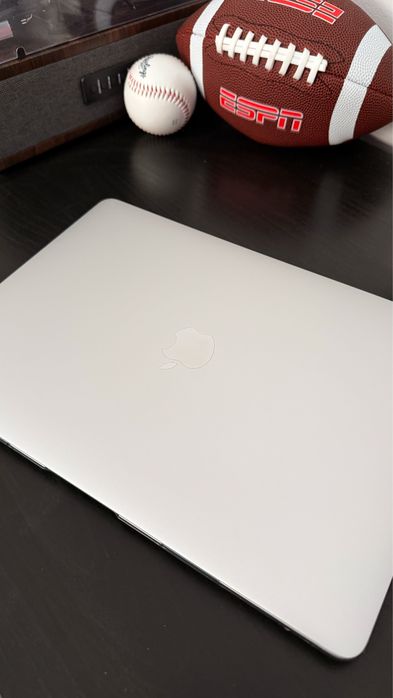 Продам ноутбук Macbook Air