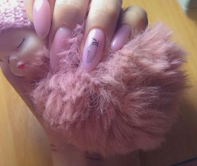 Маникюр и педикюр на дому