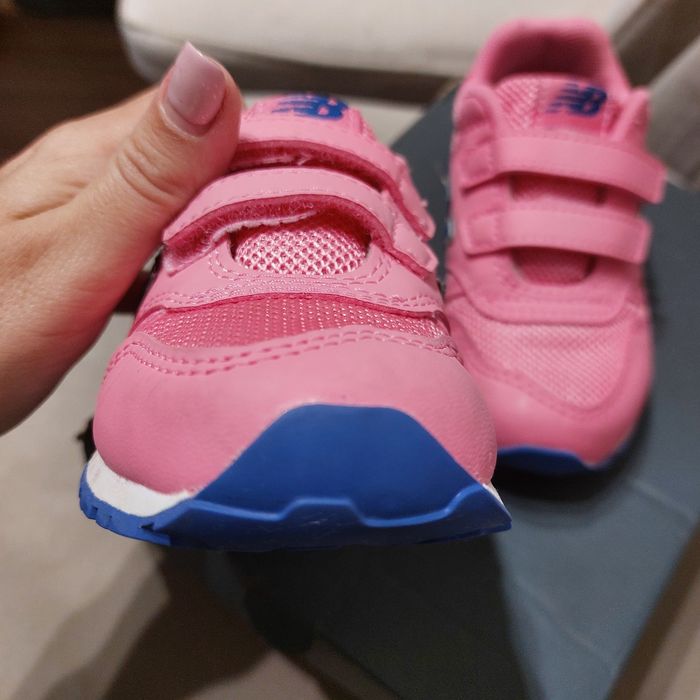Нови маратонки New balance 23,5