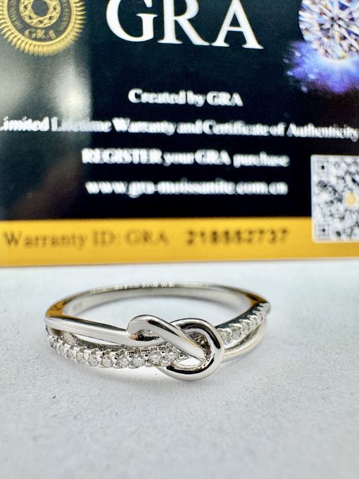 Сребърен пръстен с мойсанит (Диамант) 0.5 карата