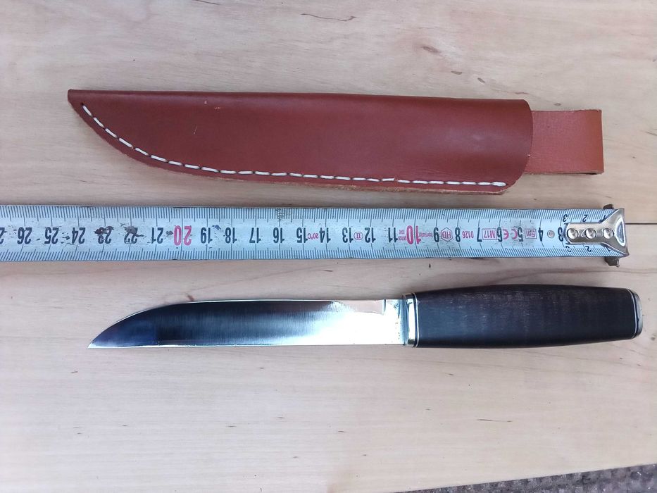 Нож Финка, с кожена кания
