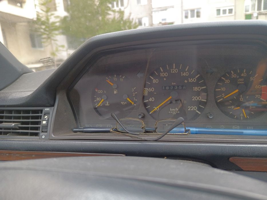 MERCEDES-BENZ E-Class 1991 — imagine 4