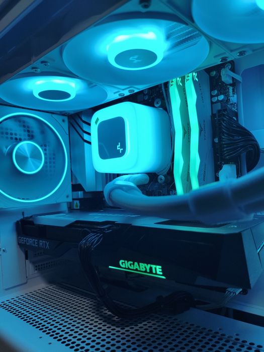 Ryzen 7 7800X3D RTX 3060Ti DDR5