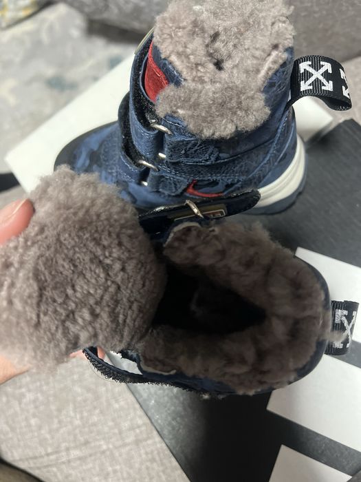 Продам ботинки для малыша. Размер 21. Цена:15.000