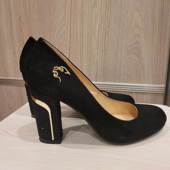 Продам  женскую обувь