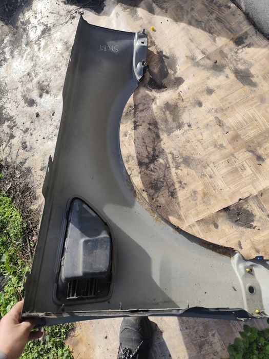 Ляв и Десен калник-Range Rover Sport -3.6-272кс-2008г