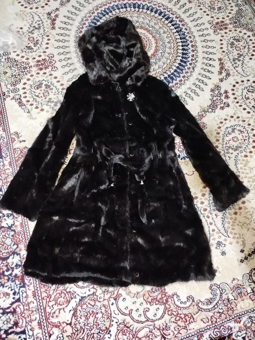 шуба продаётся в хорошем состоянии