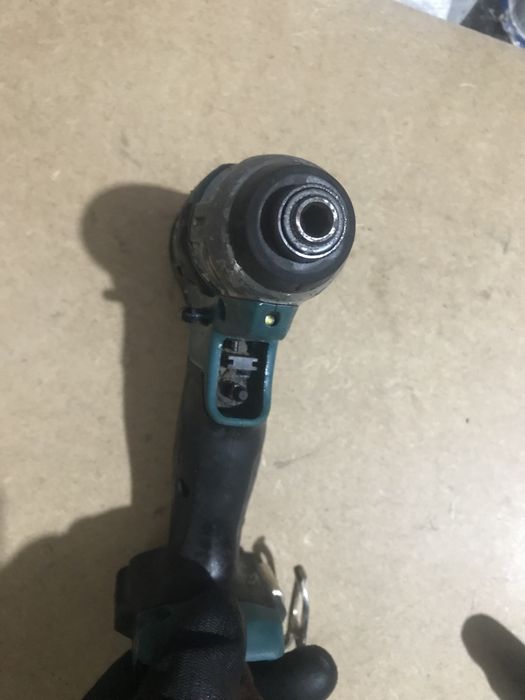 Masina insurubat Makita TD 110D 10,8v incompleta