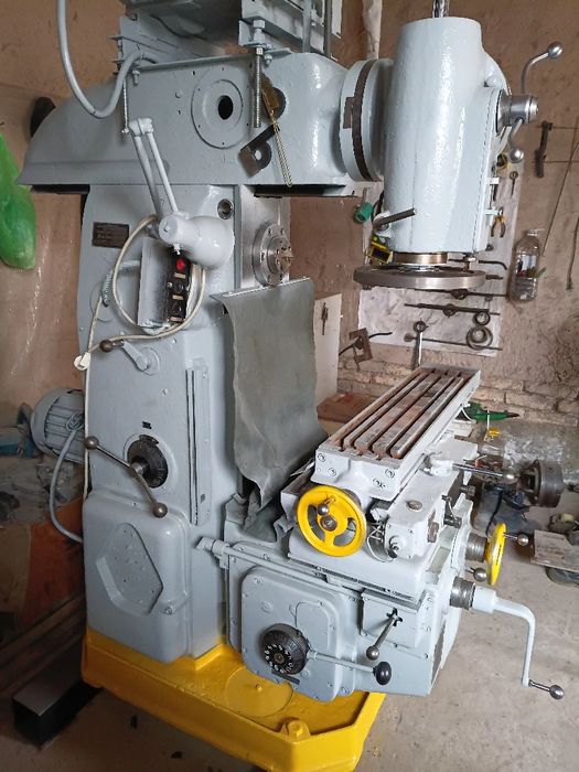 Фрезерный станок сотилади