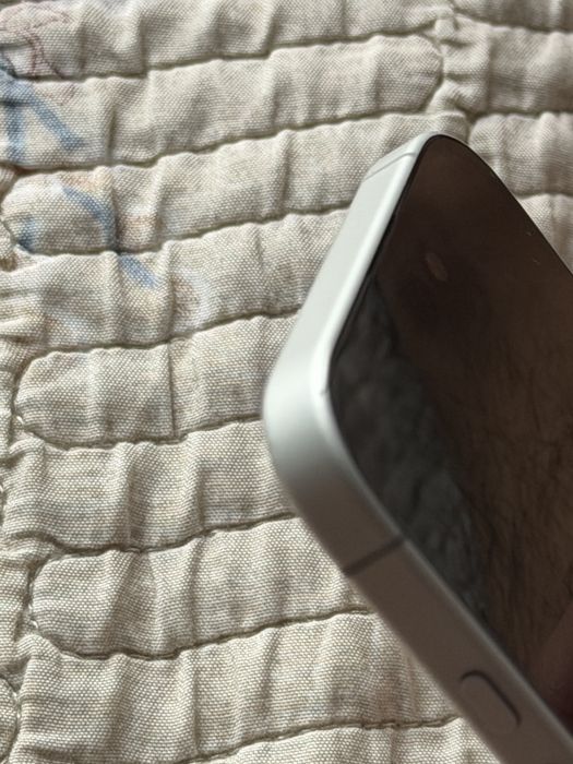 iPhone 16 128gb.